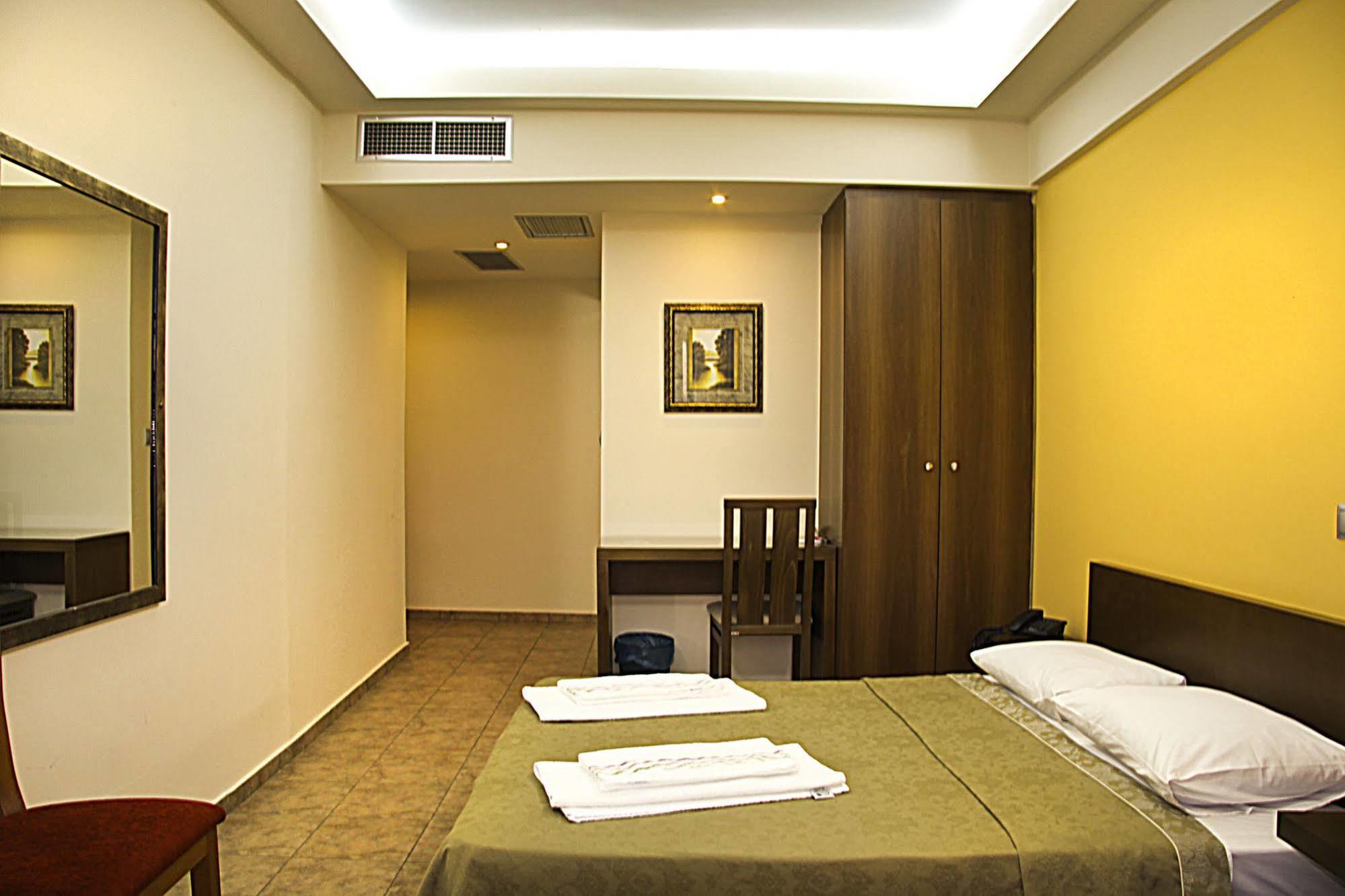 Hotel Giorgio Ateny Zewnętrze zdjęcie